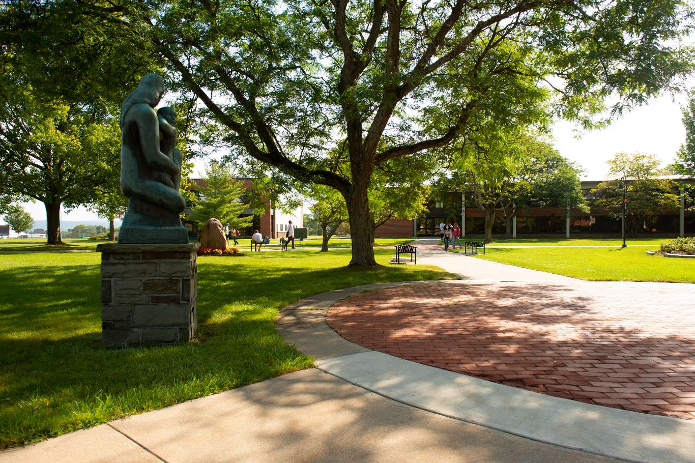 Experience Utica University in Virtual Reality.